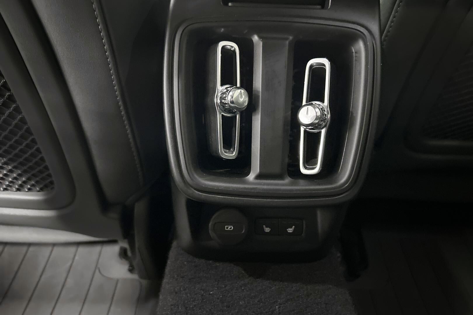 Polestar 2 iso kuva 30