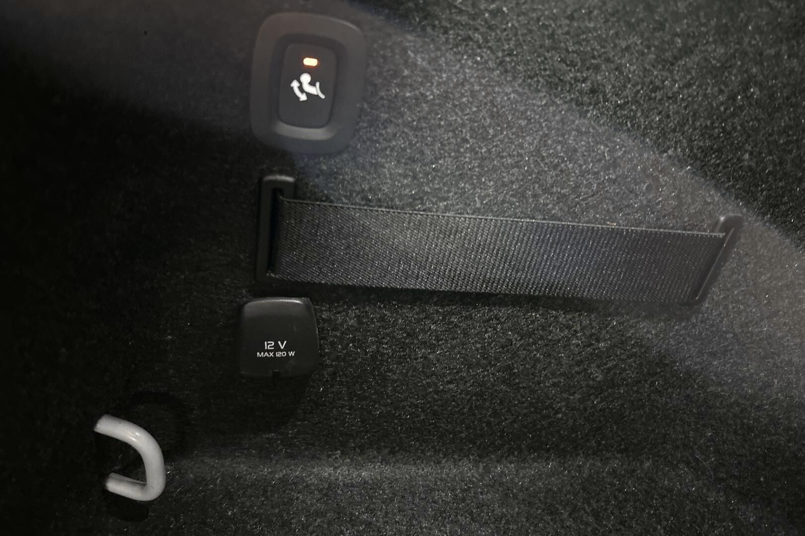 Polestar 2 iso kuva 33