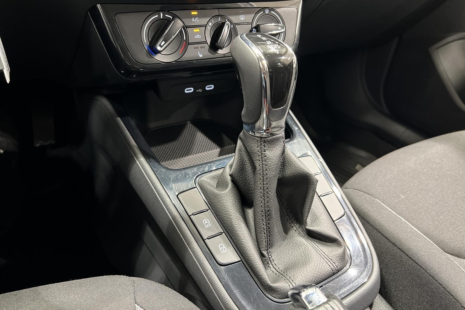 Skoda Fabia iso kuva 20