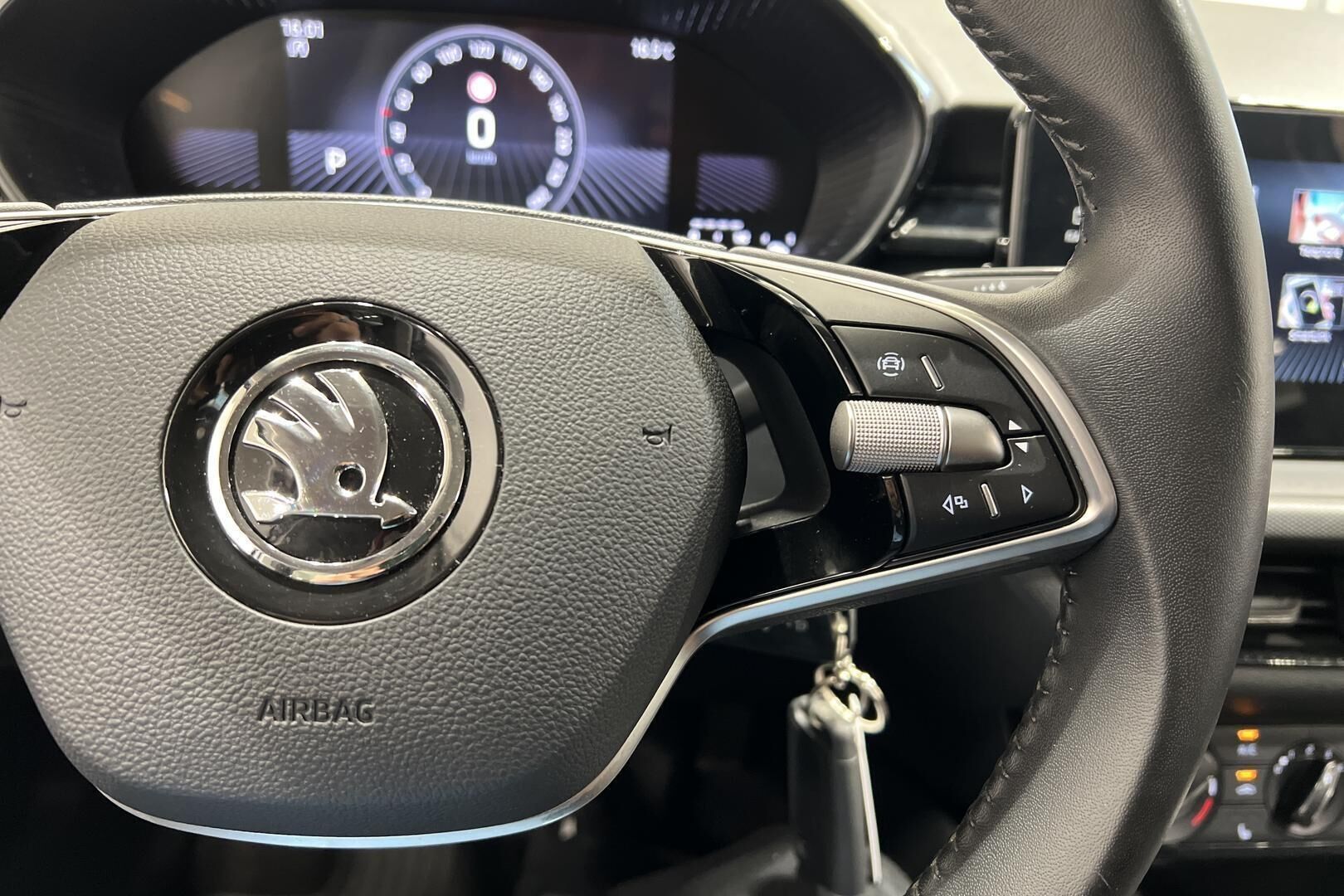 Skoda Fabia iso kuva 21