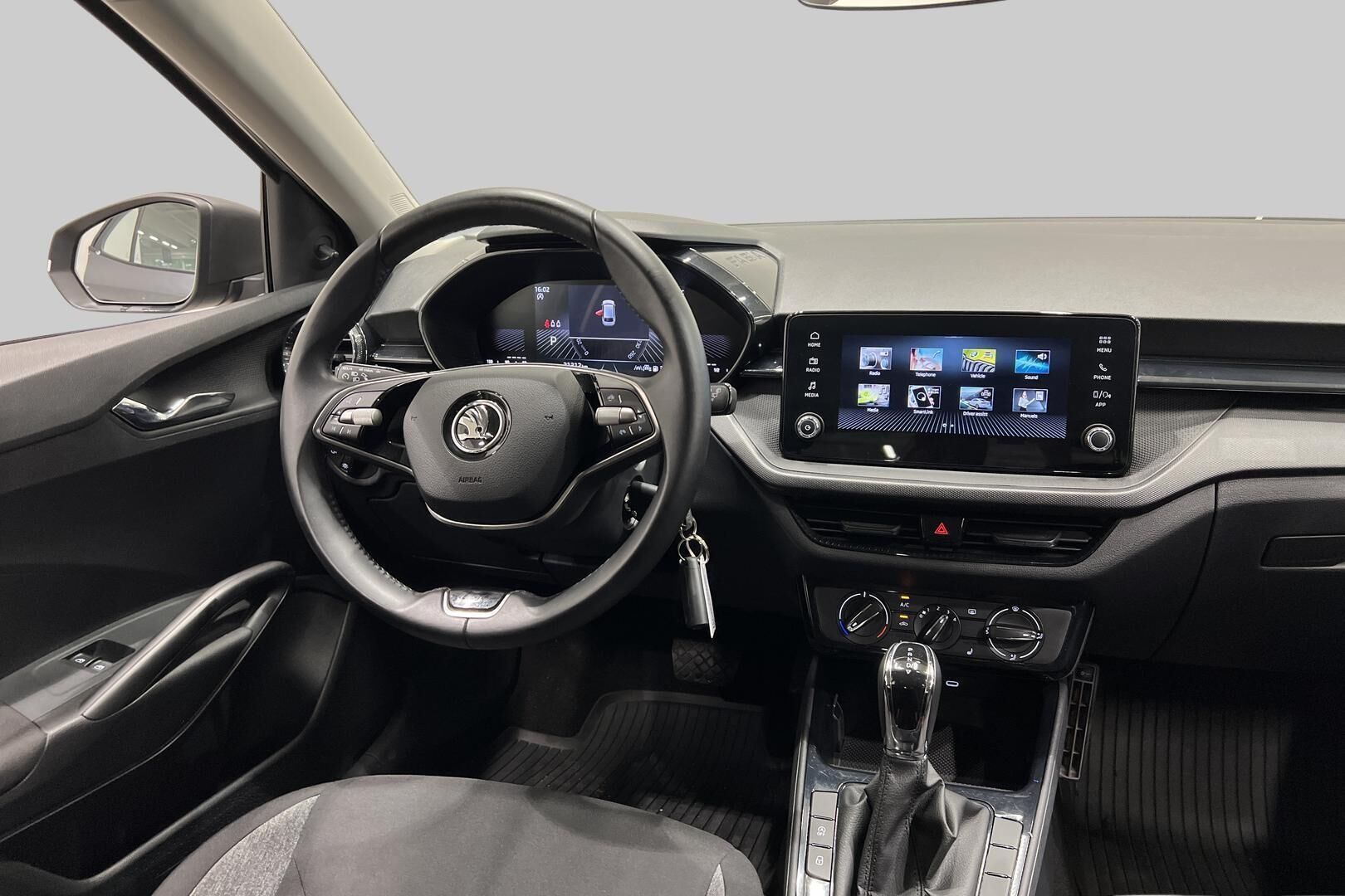 Skoda Fabia iso kuva 24