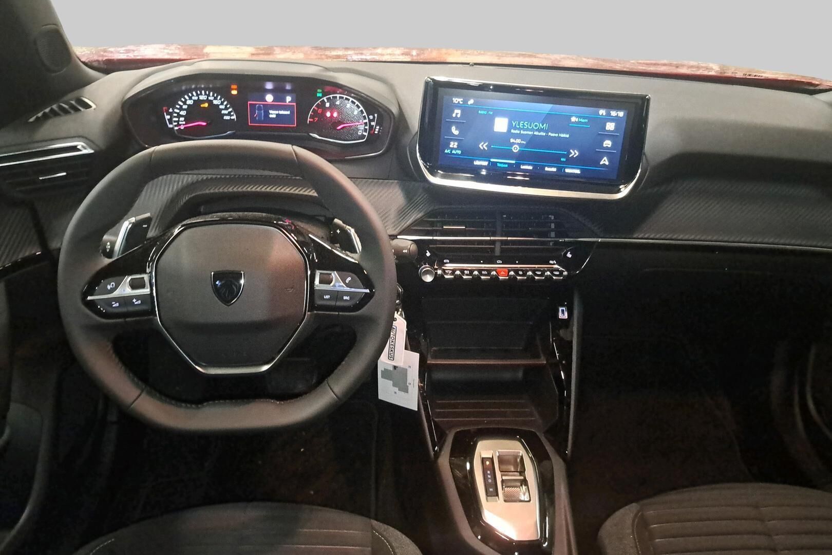 Peugeot 2008 iso kuva 2