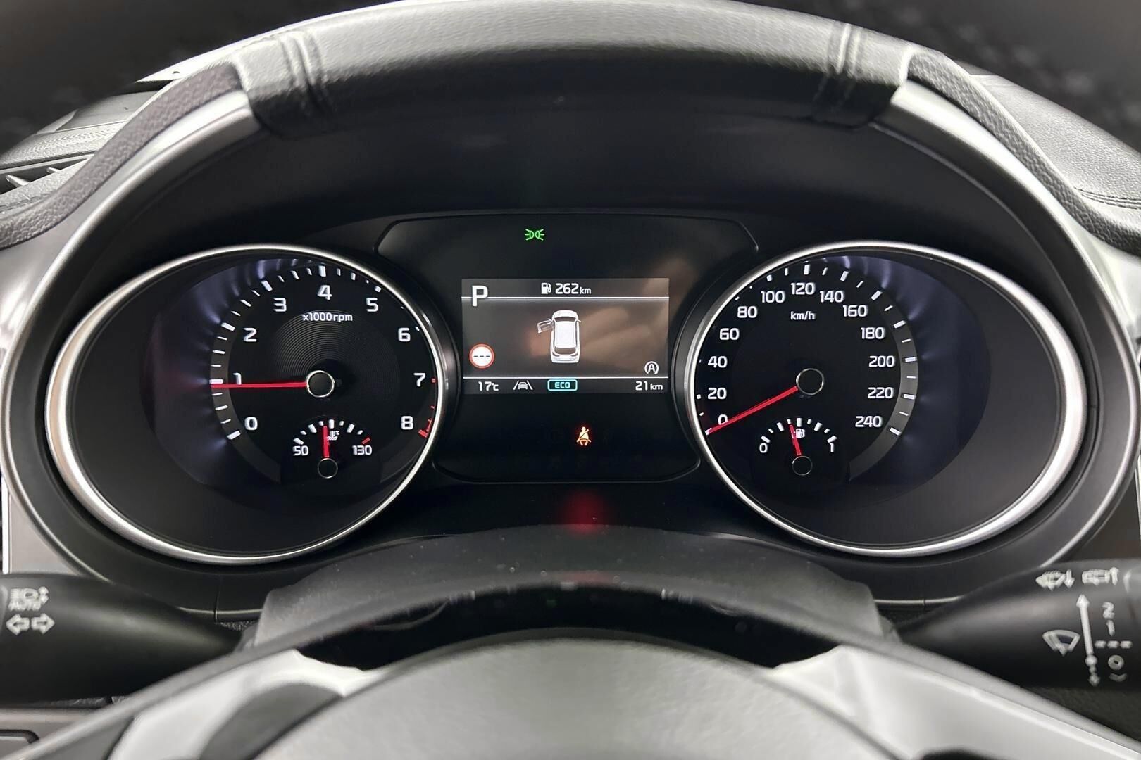 Kia Ceed iso kuva 15