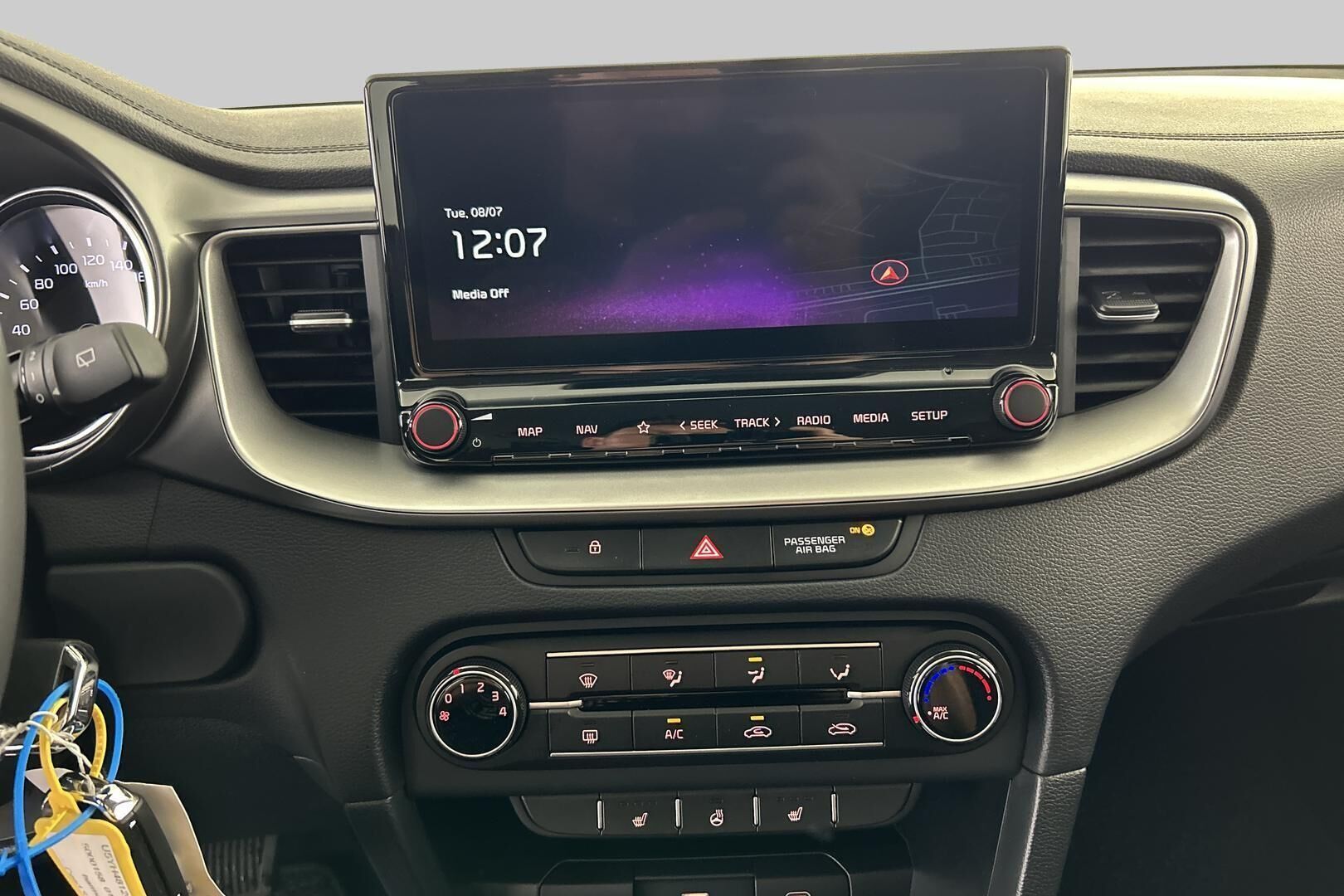Kia Ceed iso kuva 16
