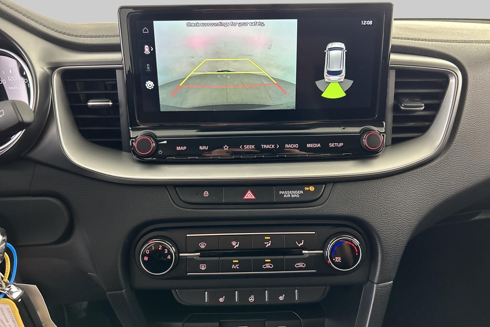 Kia Ceed iso kuva 19