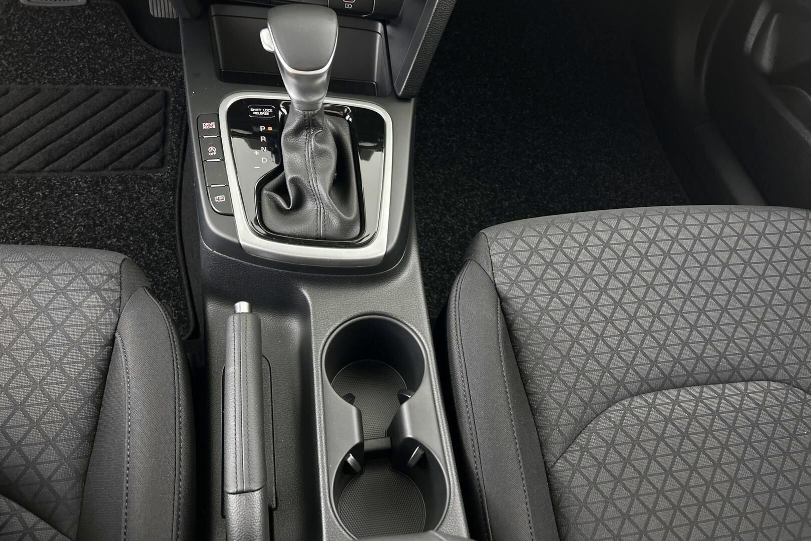Kia Ceed iso kuva 20