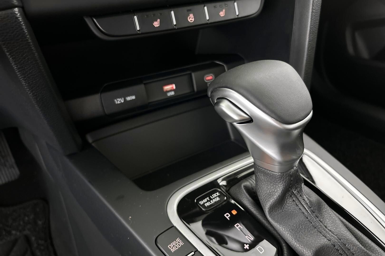 Kia Ceed iso kuva 21