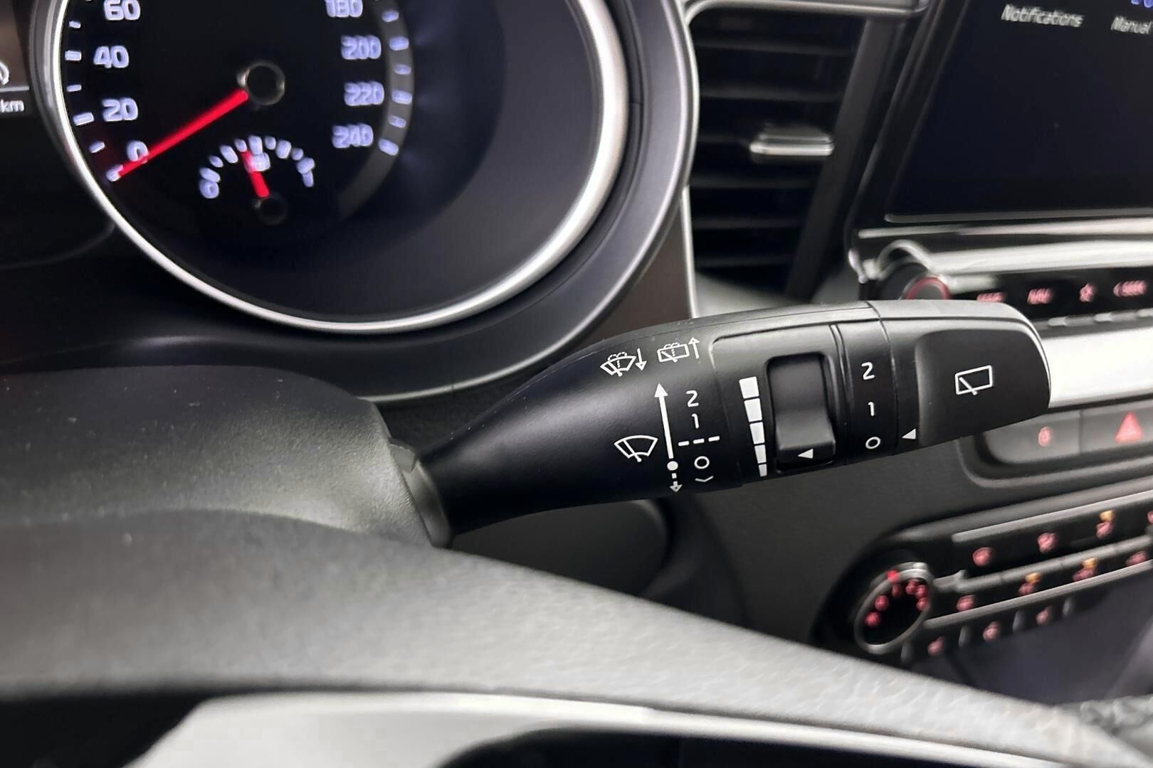 Kia Ceed iso kuva 25