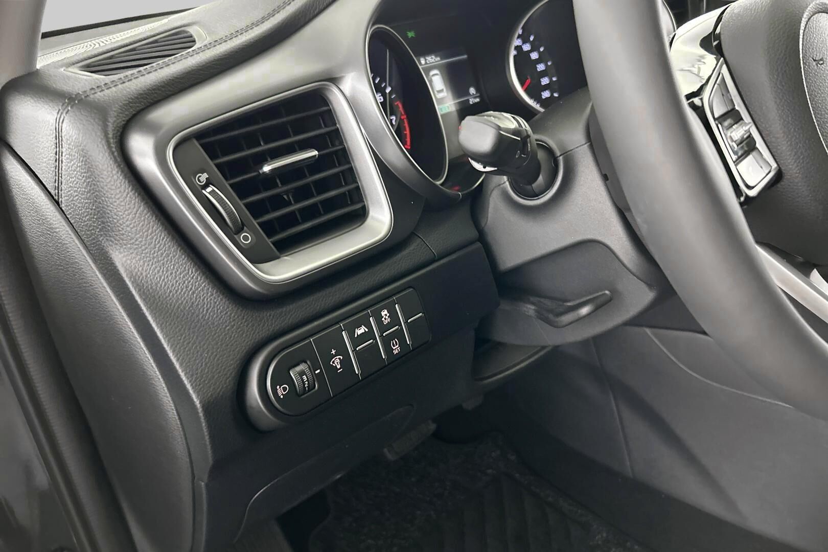 Kia Ceed iso kuva 26