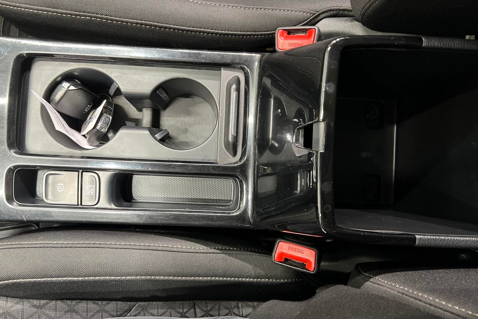 Kia Ceed iso kuva 19