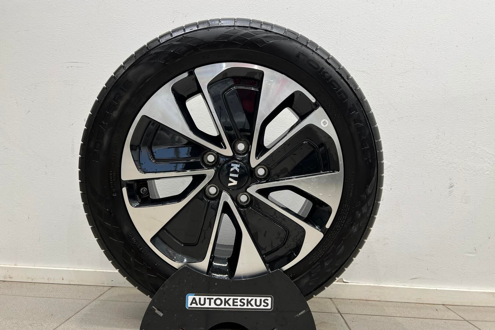 Kia Ceed iso kuva 24