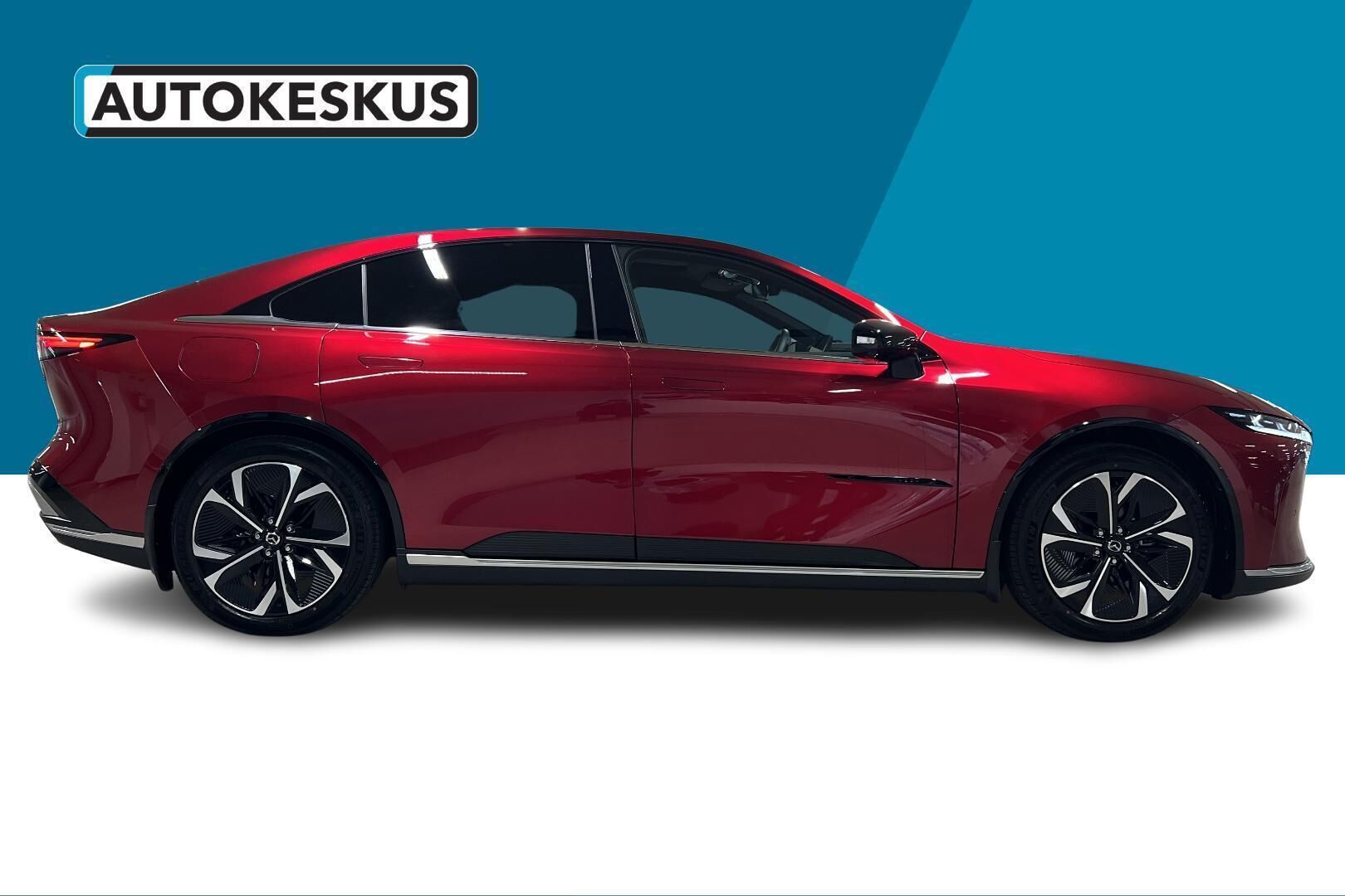 Mazda 6 iso kuva 2