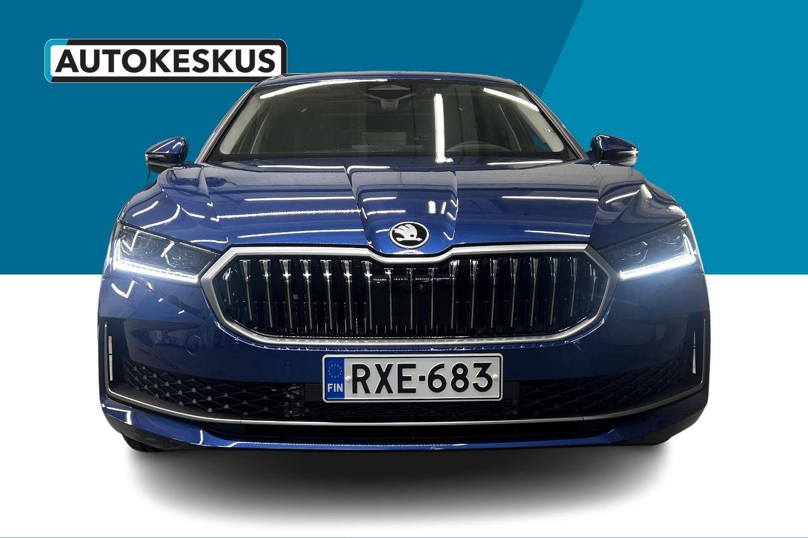 Skoda Superb iso kuva 1