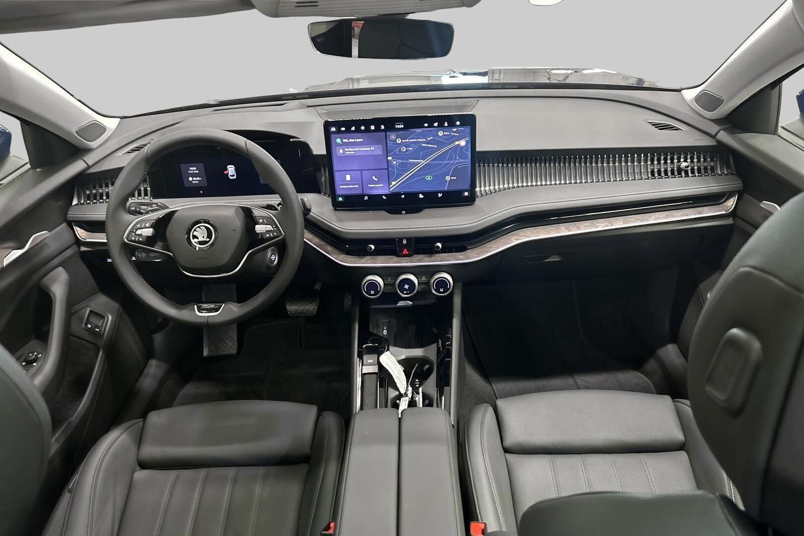 Skoda Superb iso kuva 10