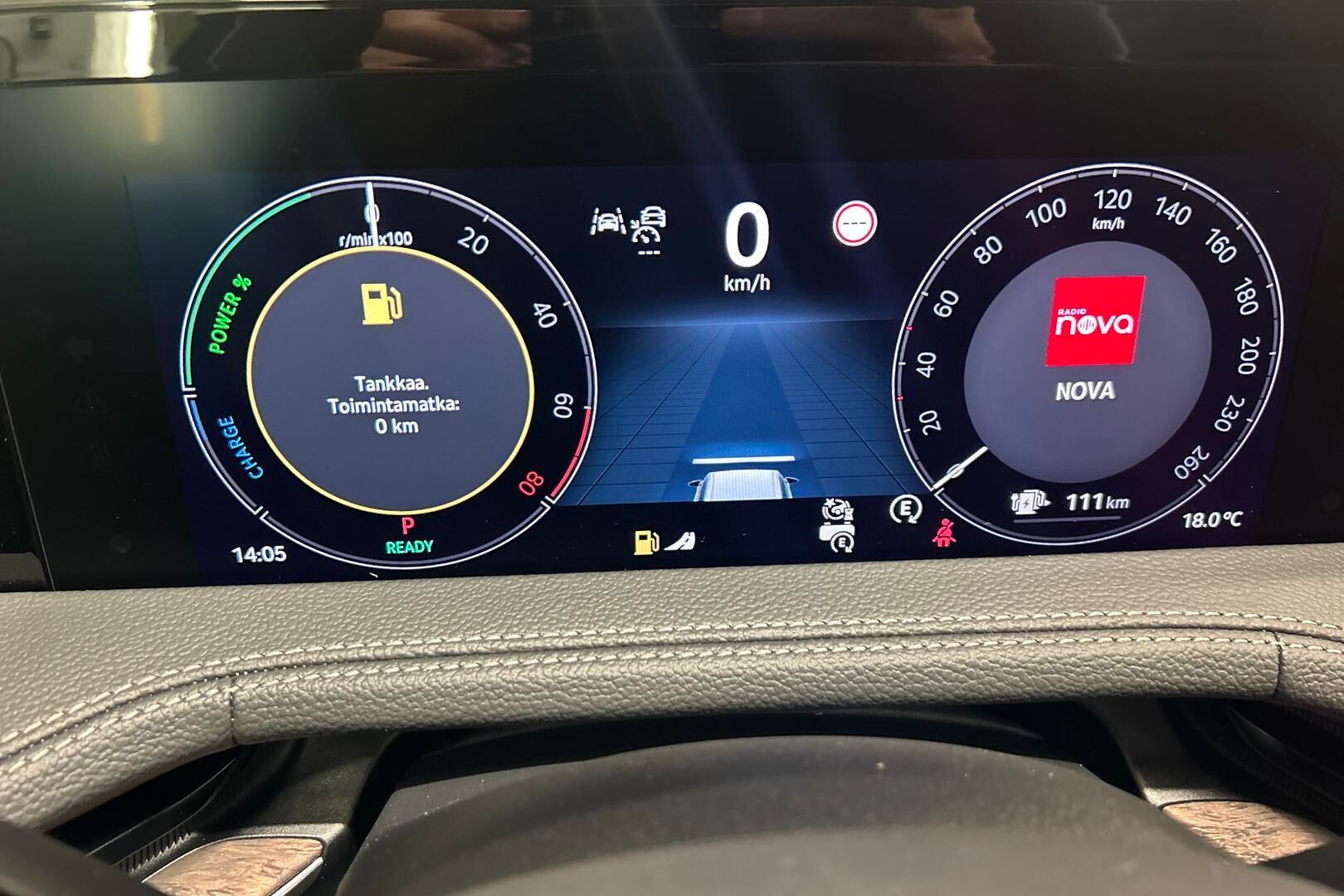 Skoda Superb iso kuva 16