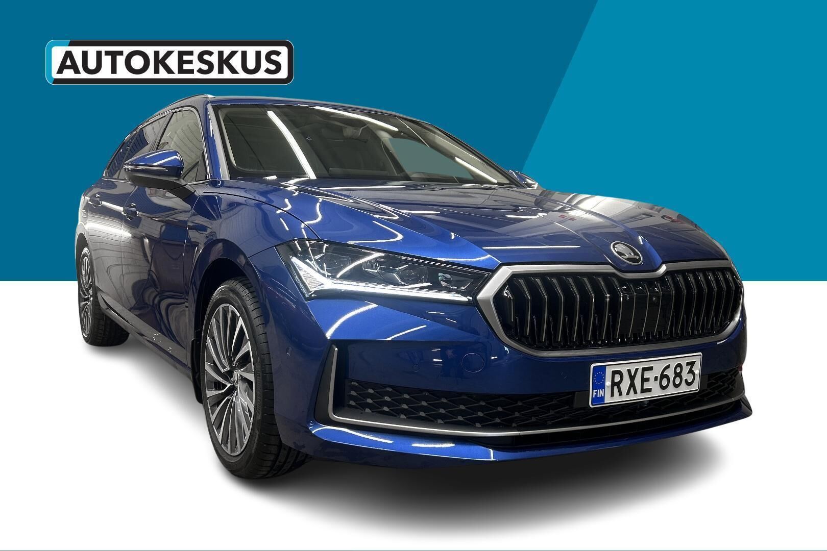 Skoda Superb iso kuva 2