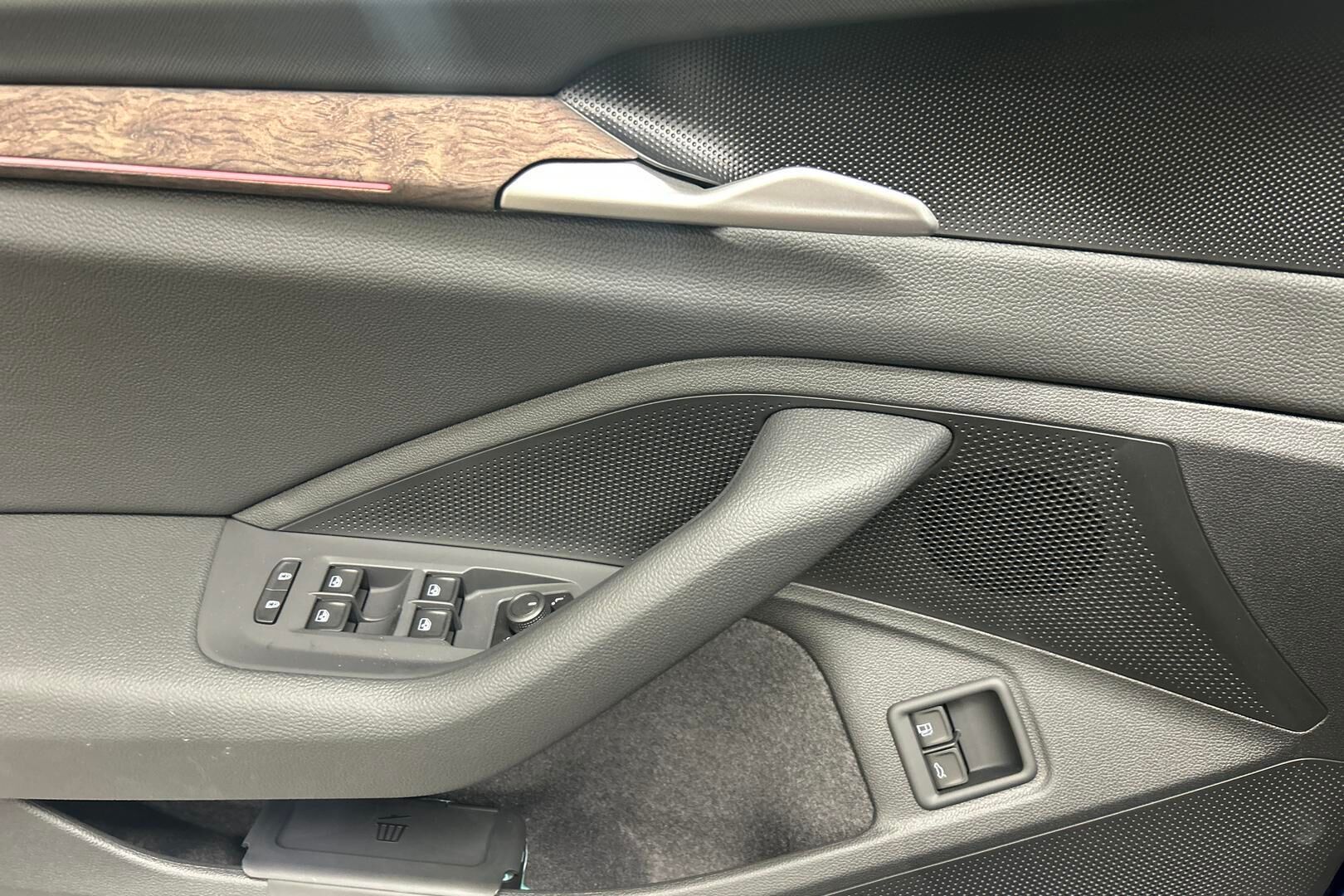 Skoda Superb iso kuva 20