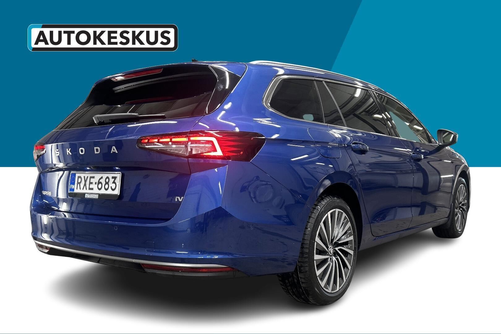 Skoda Superb iso kuva 4