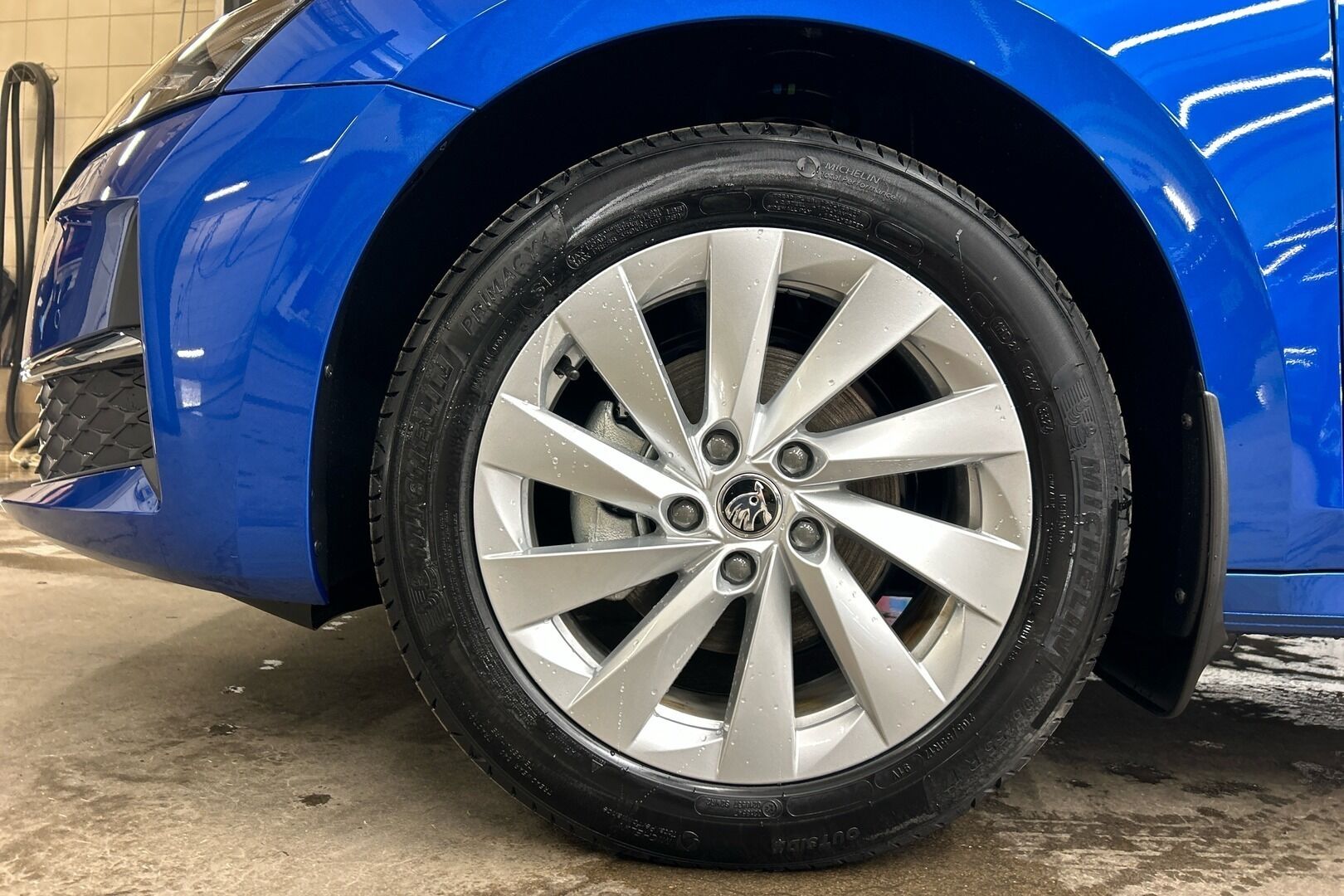 Skoda Octavia iso kuva 10