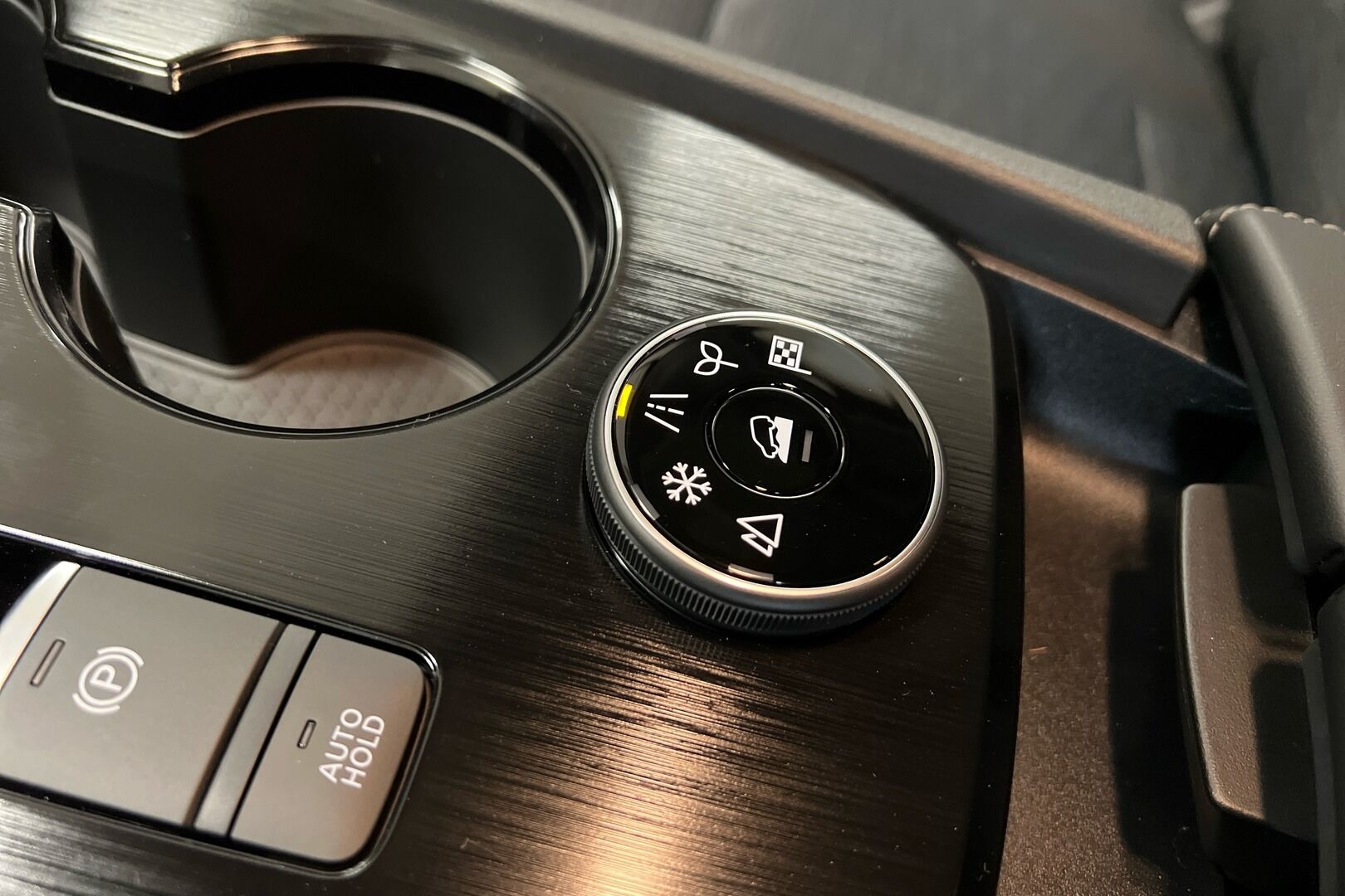 Nissan X-Trail iso kuva 16