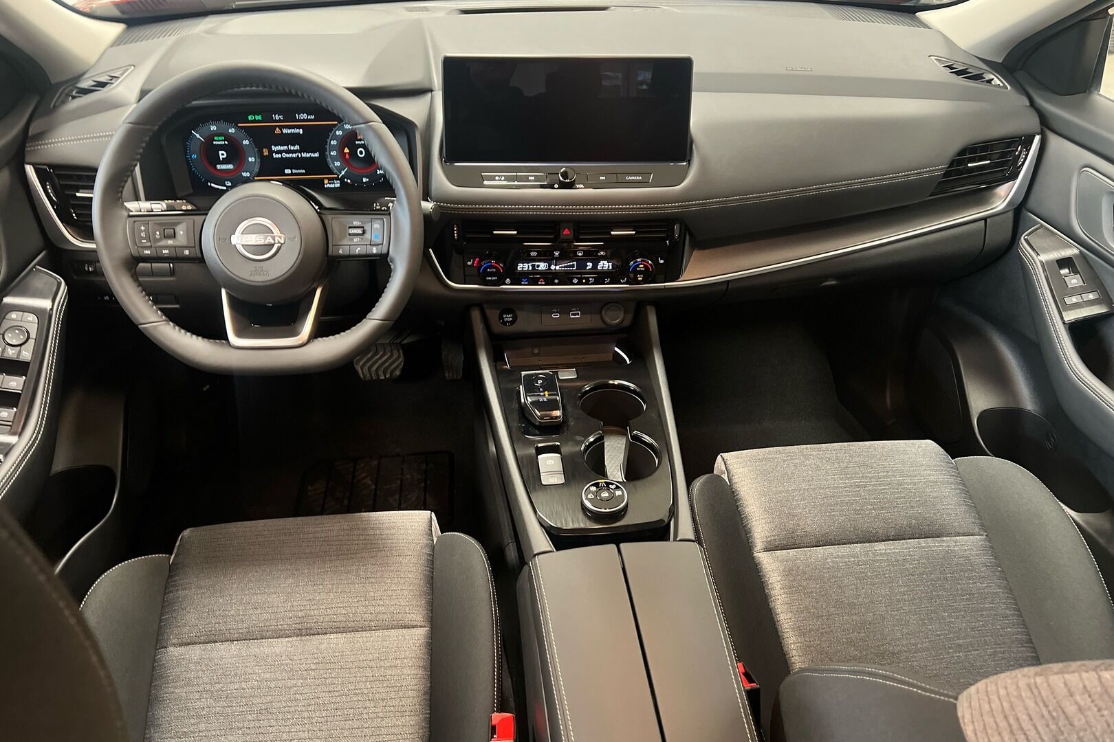 Nissan X-Trail iso kuva 7