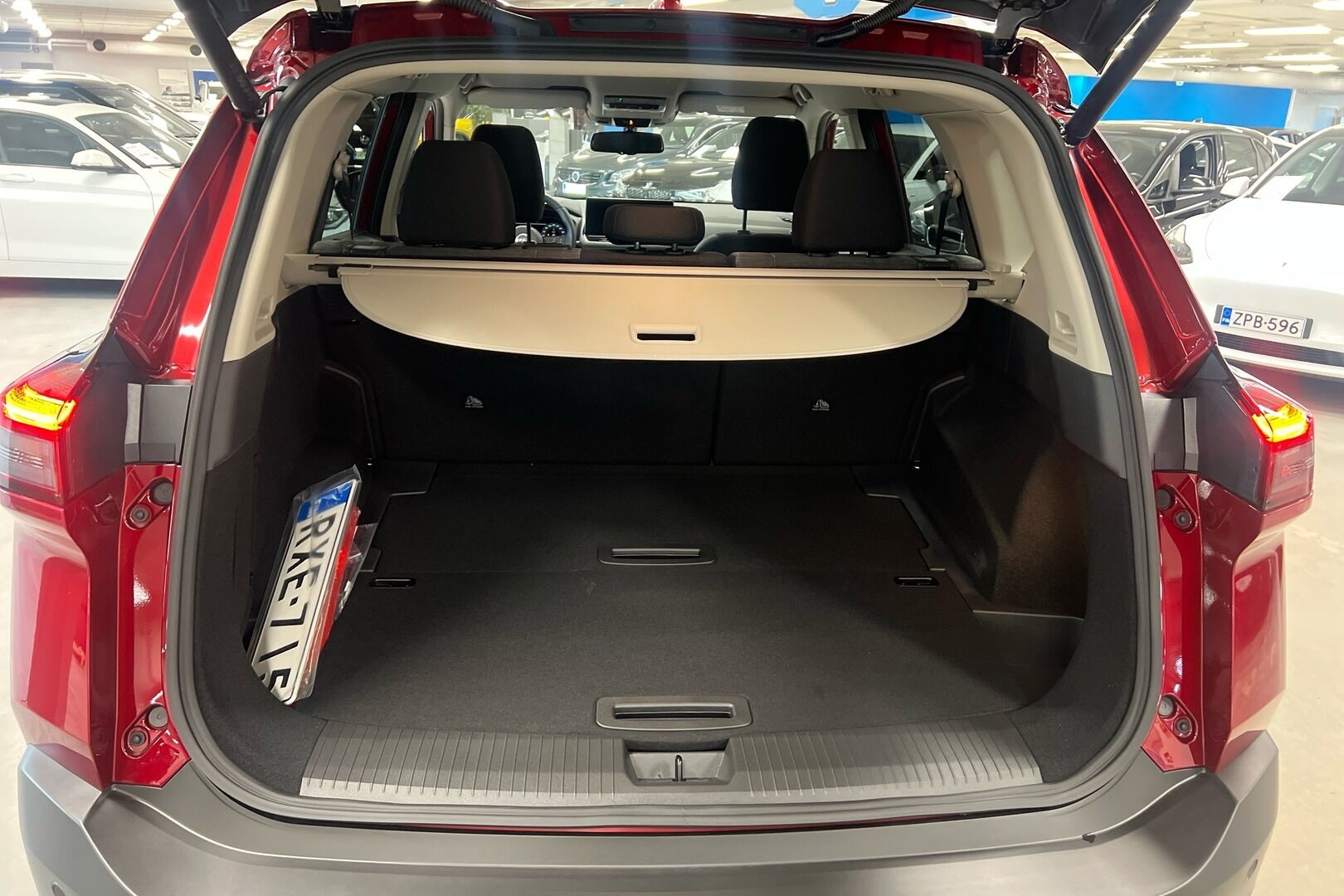 Nissan X-Trail iso kuva 9