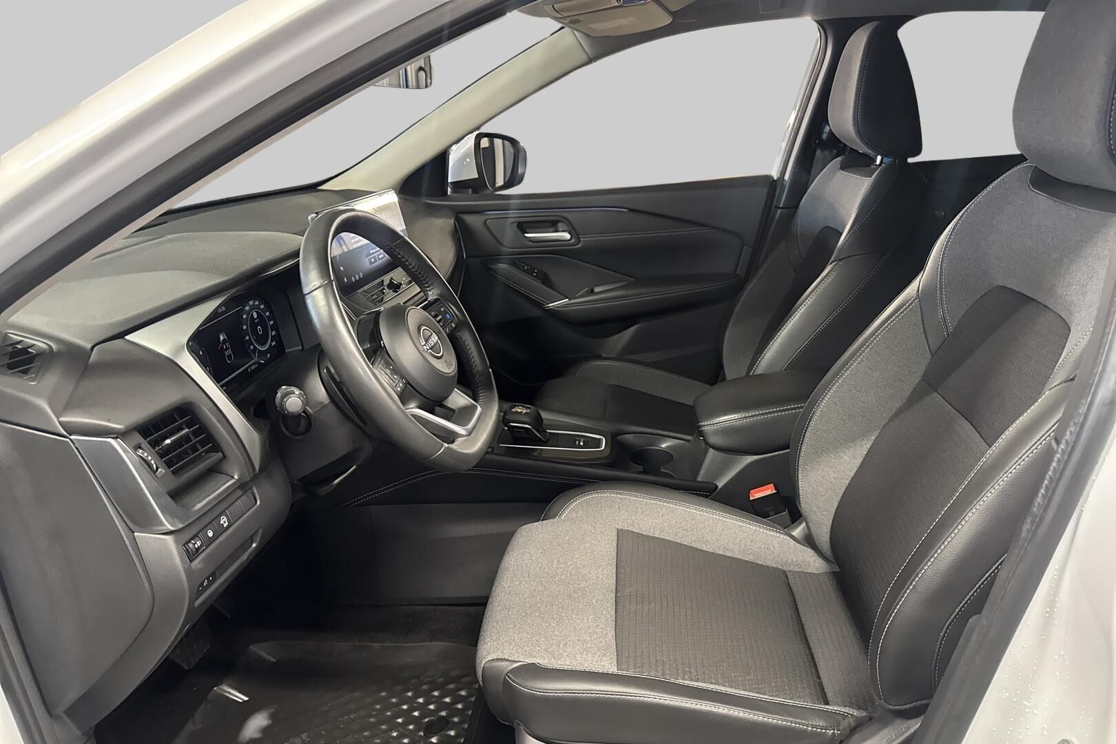 Nissan Qashqai iso kuva 7