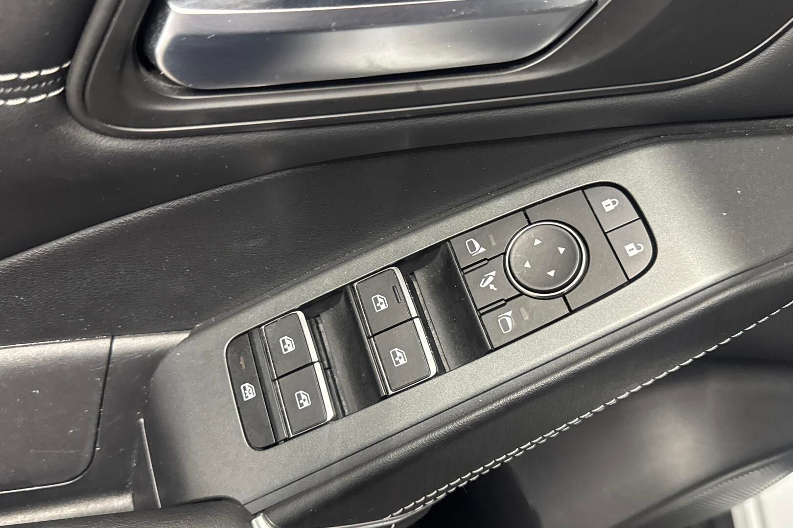Nissan Qashqai iso kuva 16