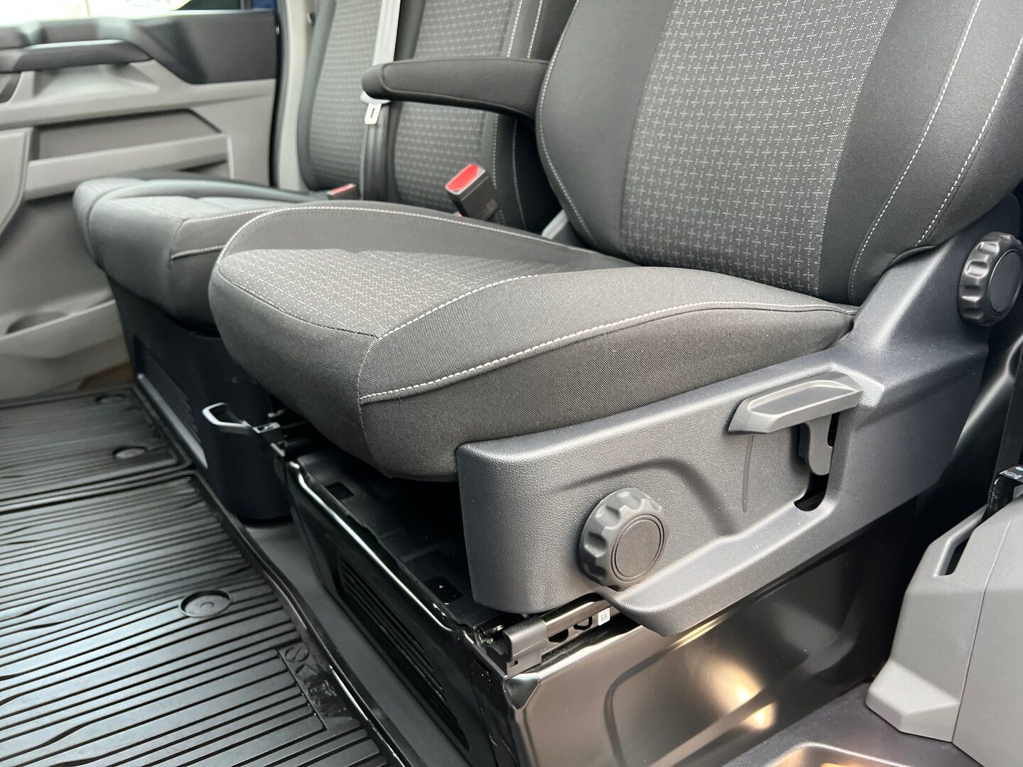 Ford Transit Custom iso kuva 20