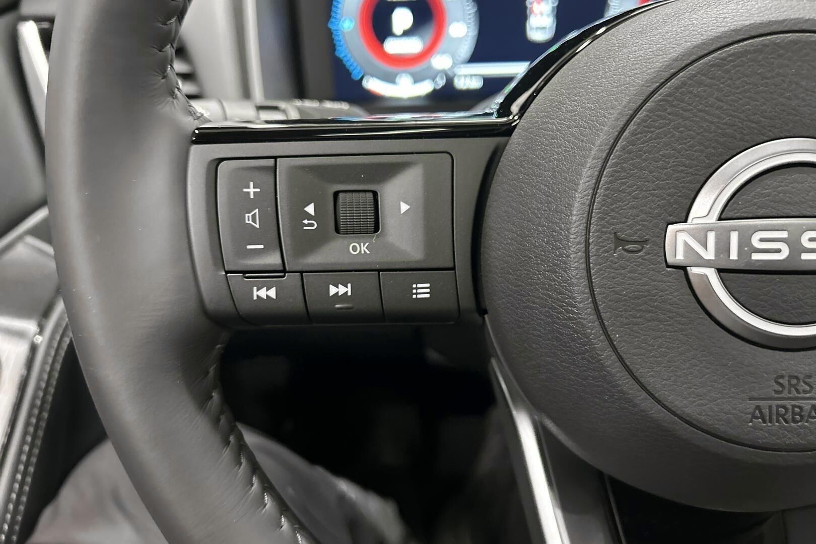 Nissan X-Trail iso kuva 13