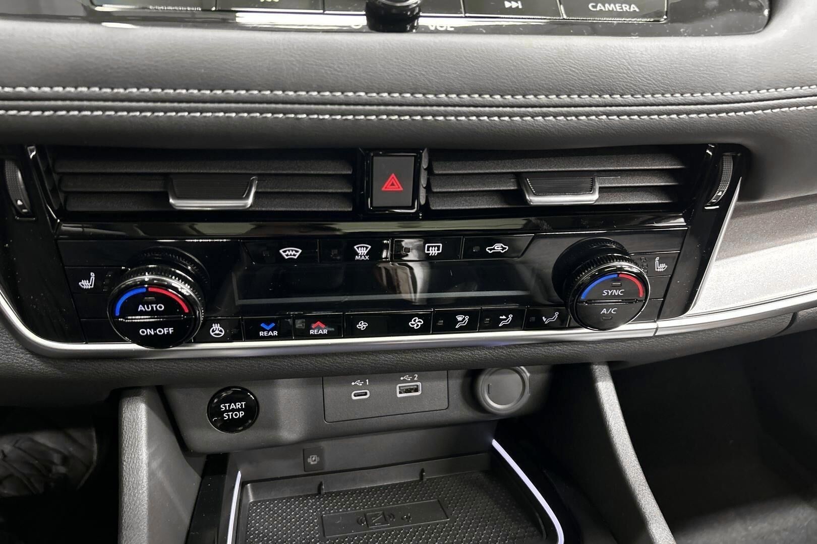 Nissan X-Trail iso kuva 16