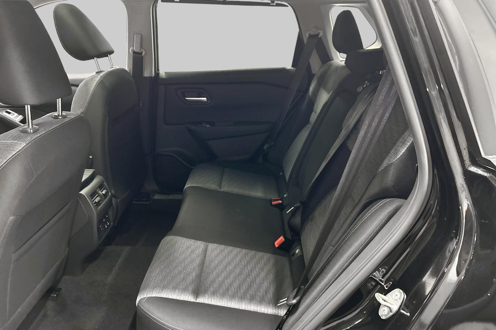 Nissan X-Trail iso kuva 9