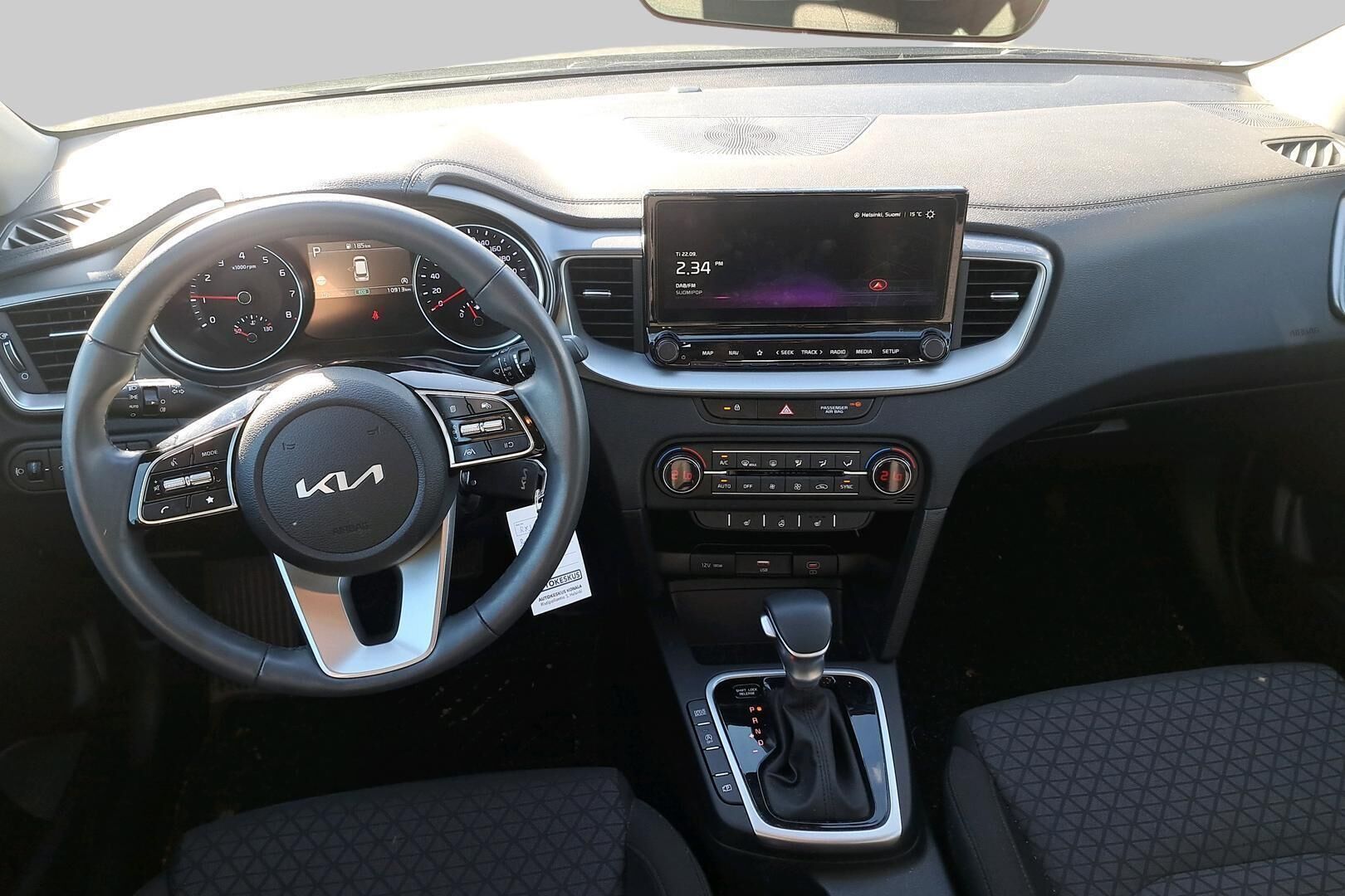 Kia Ceed iso kuva 2