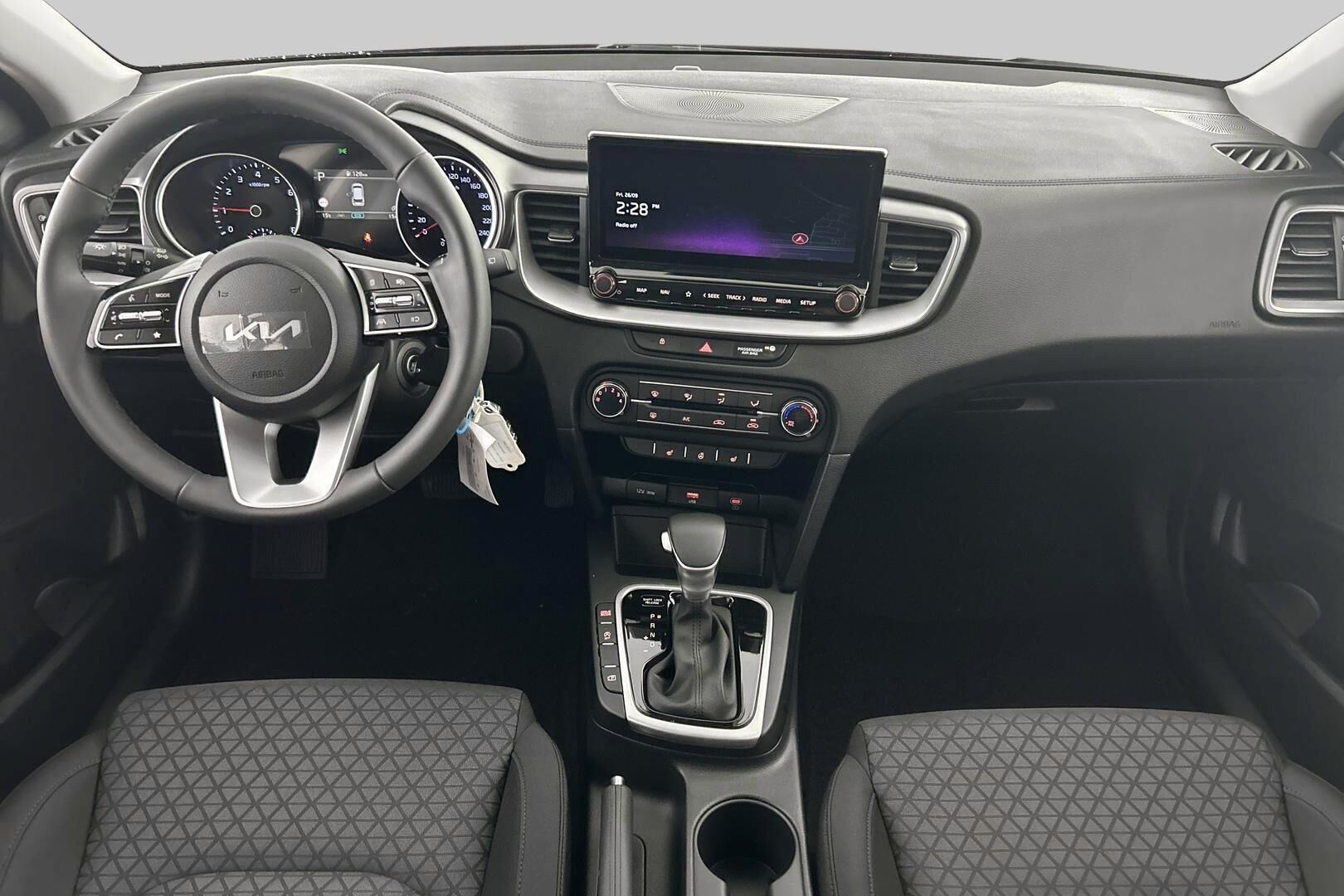 Kia Ceed iso kuva 9