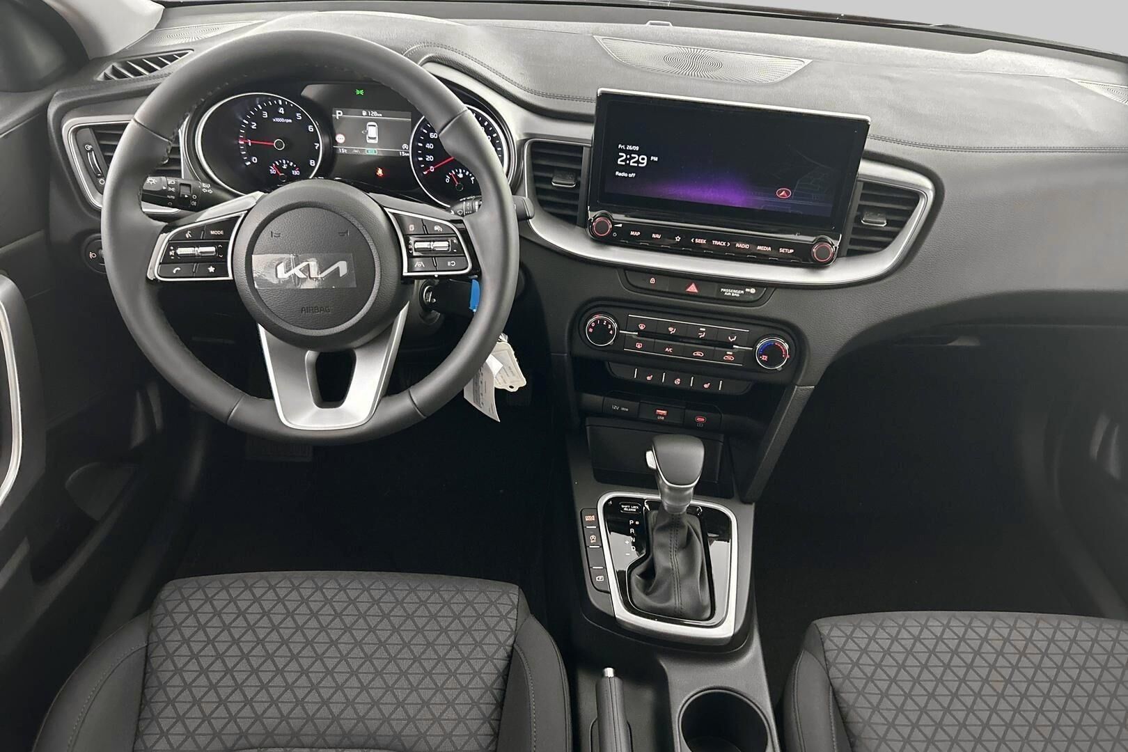 Kia Ceed iso kuva 12