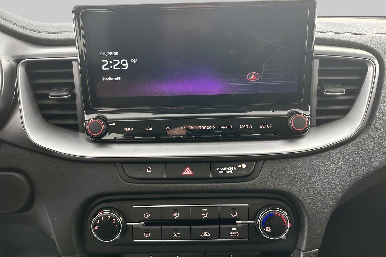 Kia Ceed iso kuva 14
