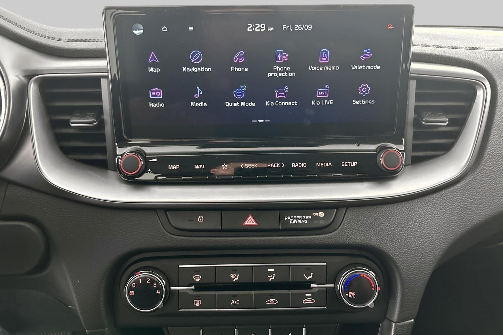 Kia Ceed iso kuva 15
