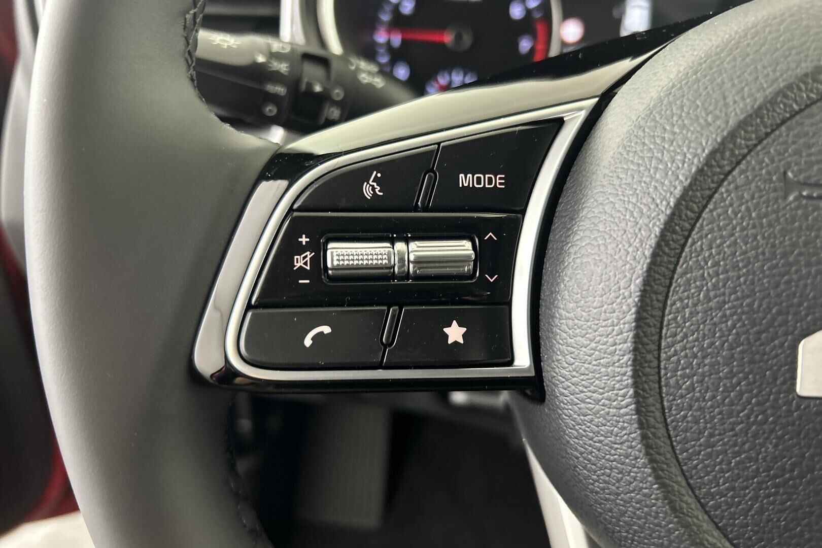 Kia Ceed iso kuva 21