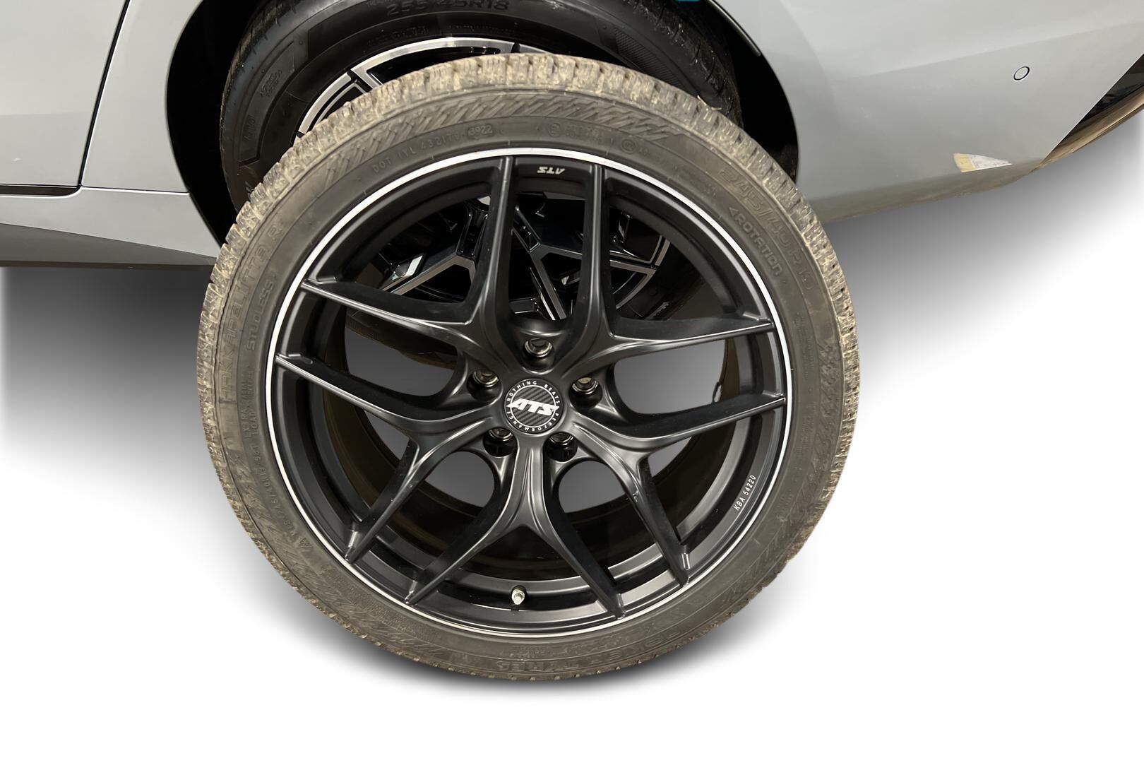 BMW i4 iso kuva 22