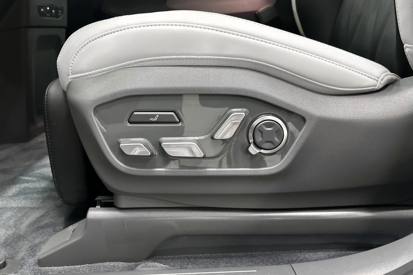 KIA EV9 iso kuva 23