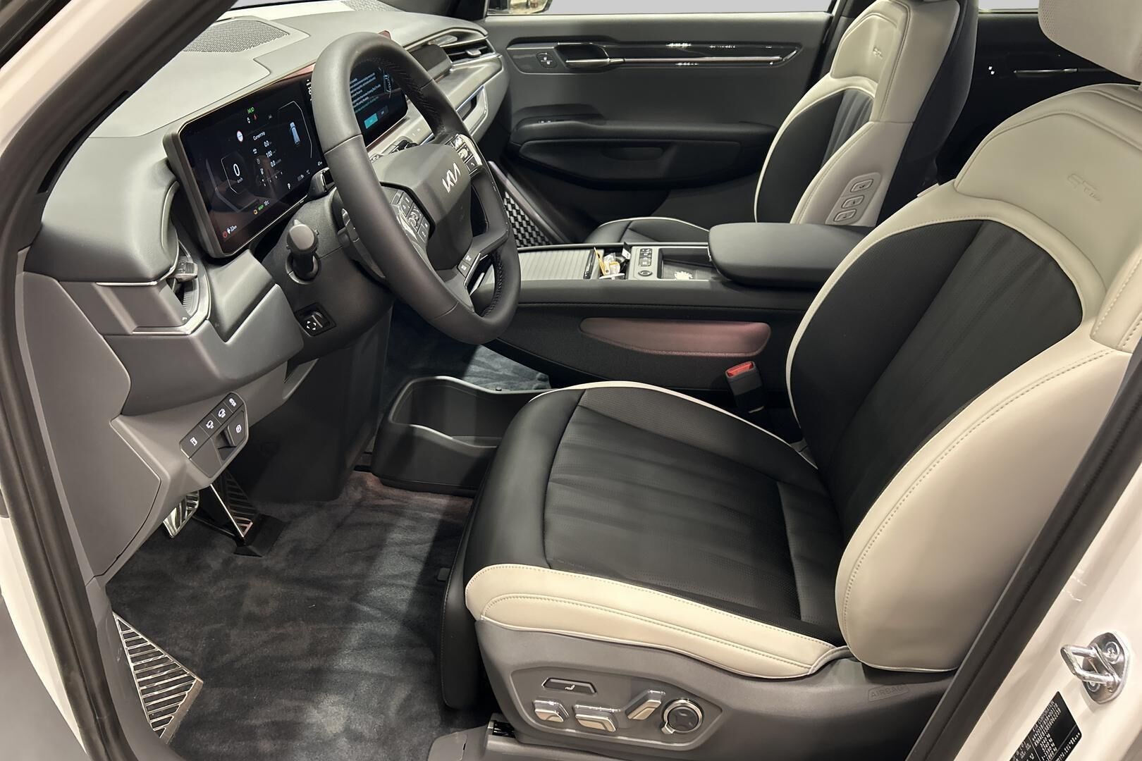 KIA EV9 iso kuva 8