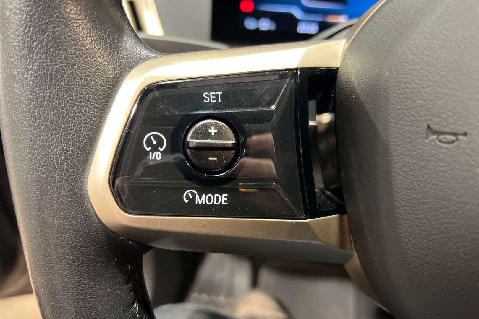 BMW IX iso kuva 10