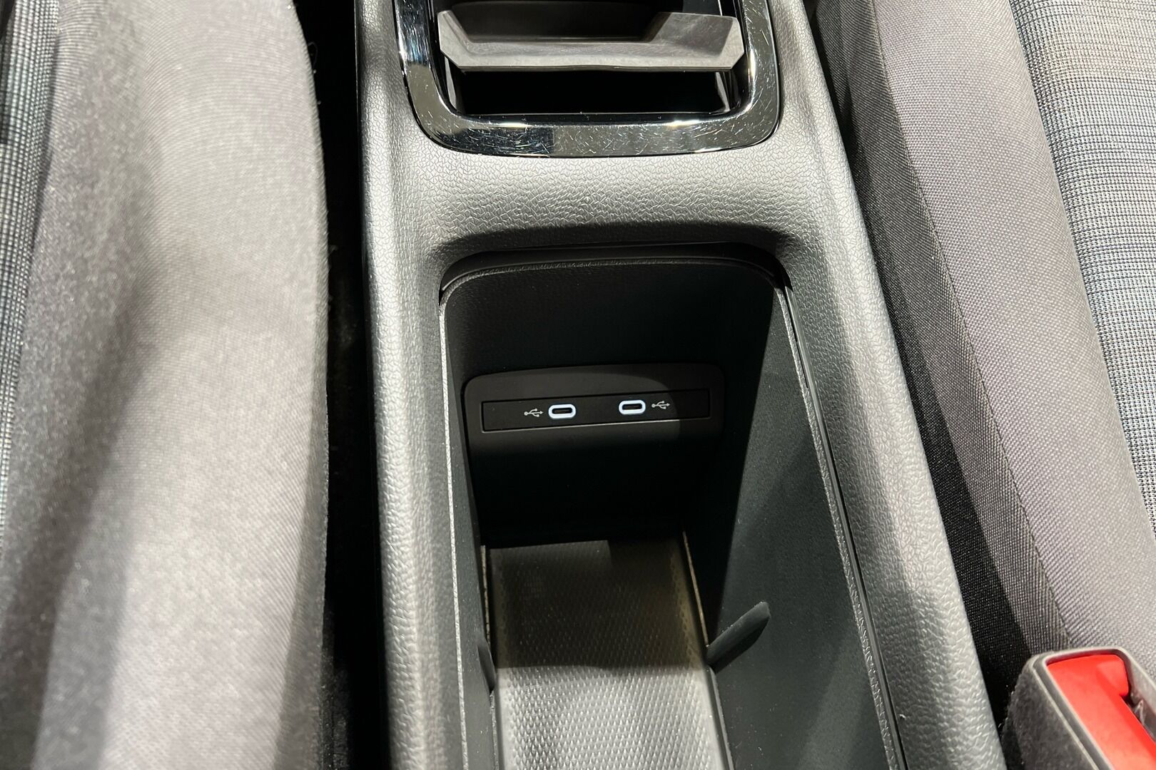 VOLKSWAGEN ID.3 iso kuva 9