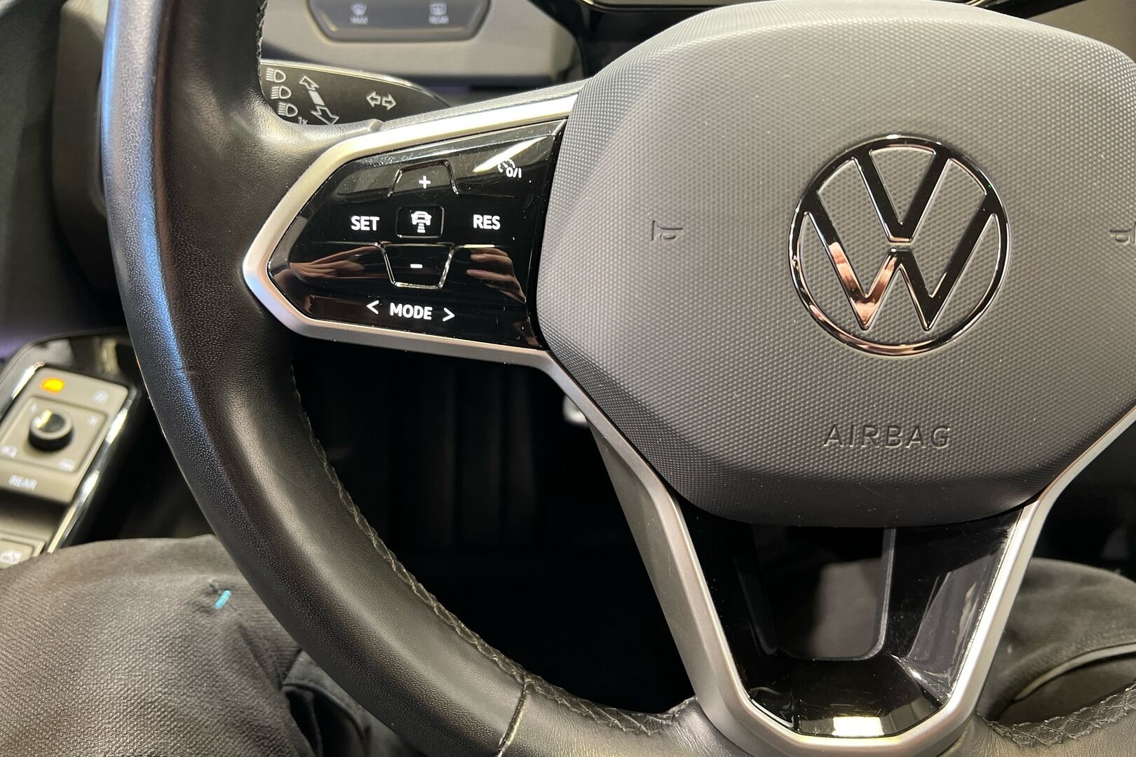 VOLKSWAGEN ID.3 iso kuva 10