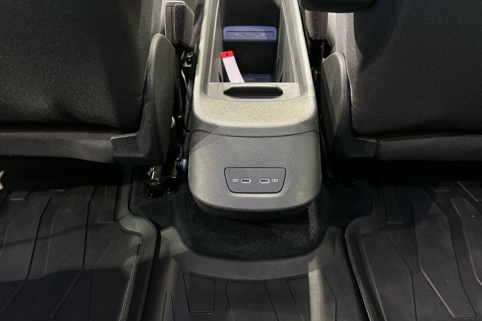 VOLKSWAGEN ID.3 iso kuva 13