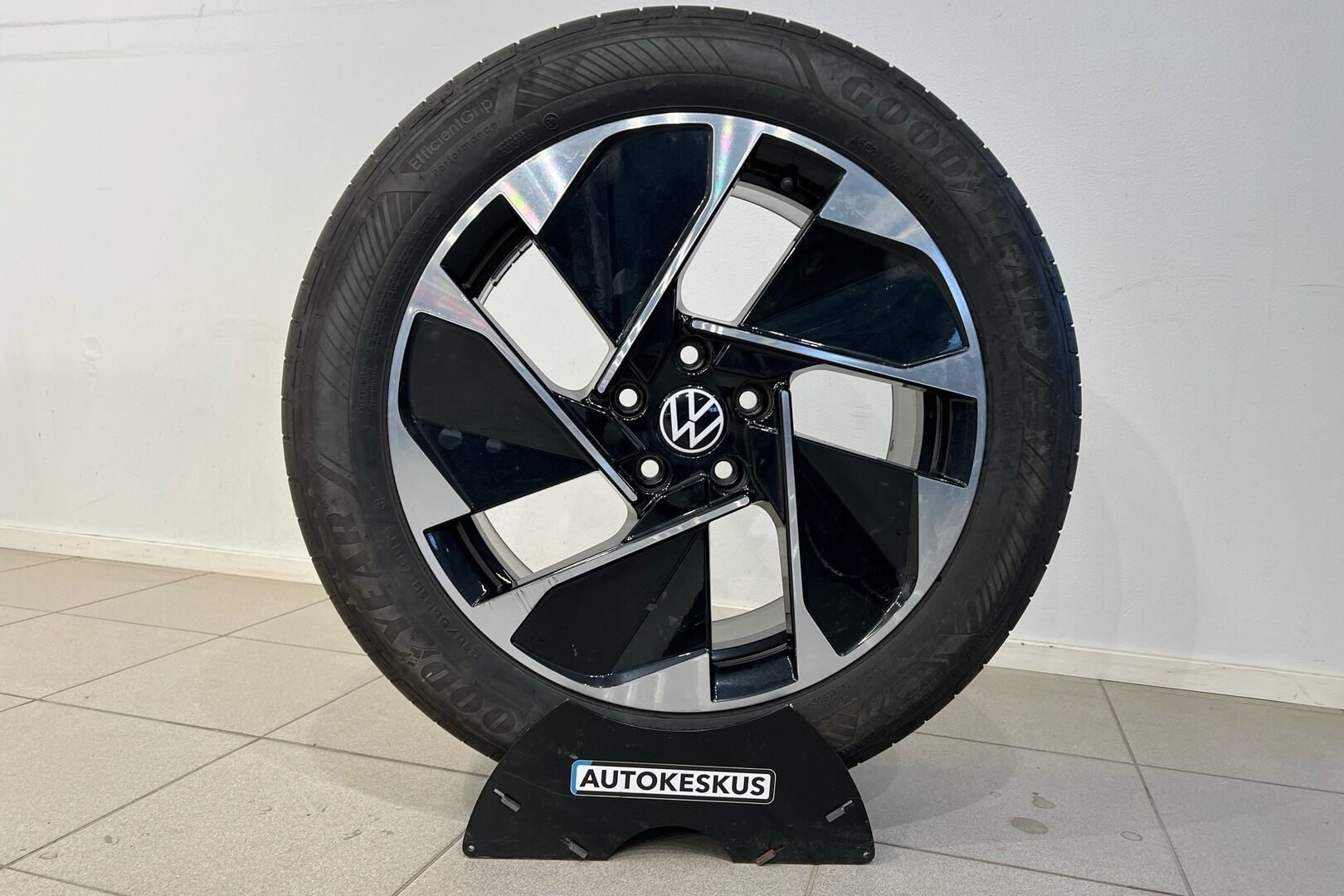VOLKSWAGEN ID.3 iso kuva 20