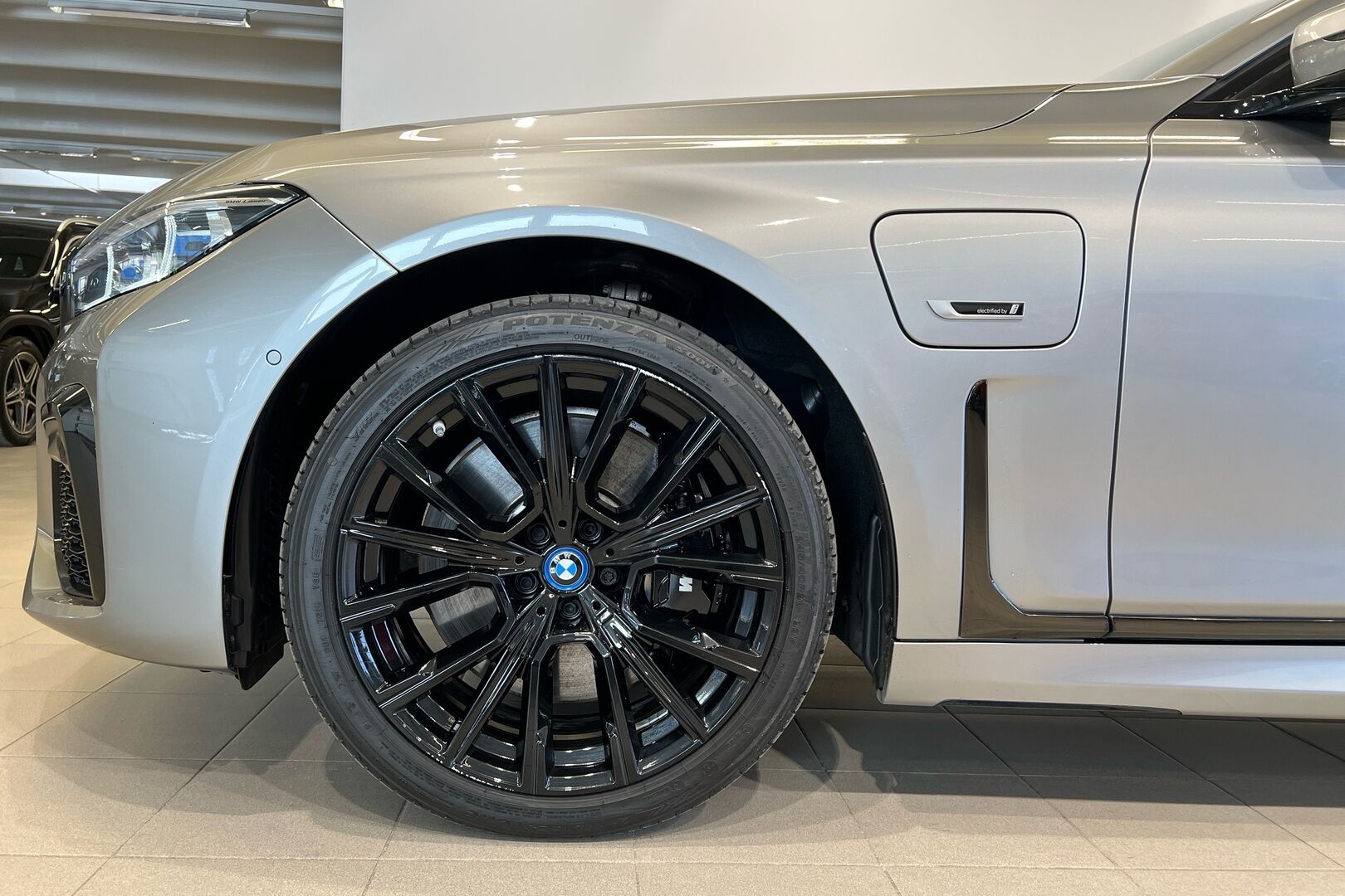 BMW 7-SARJA iso kuva 8