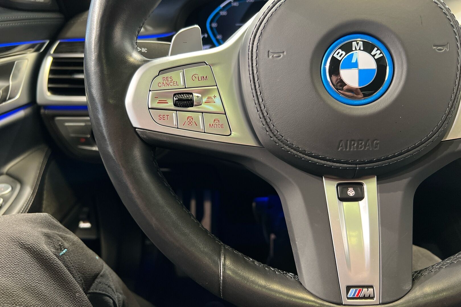 BMW 7-SARJA iso kuva 17