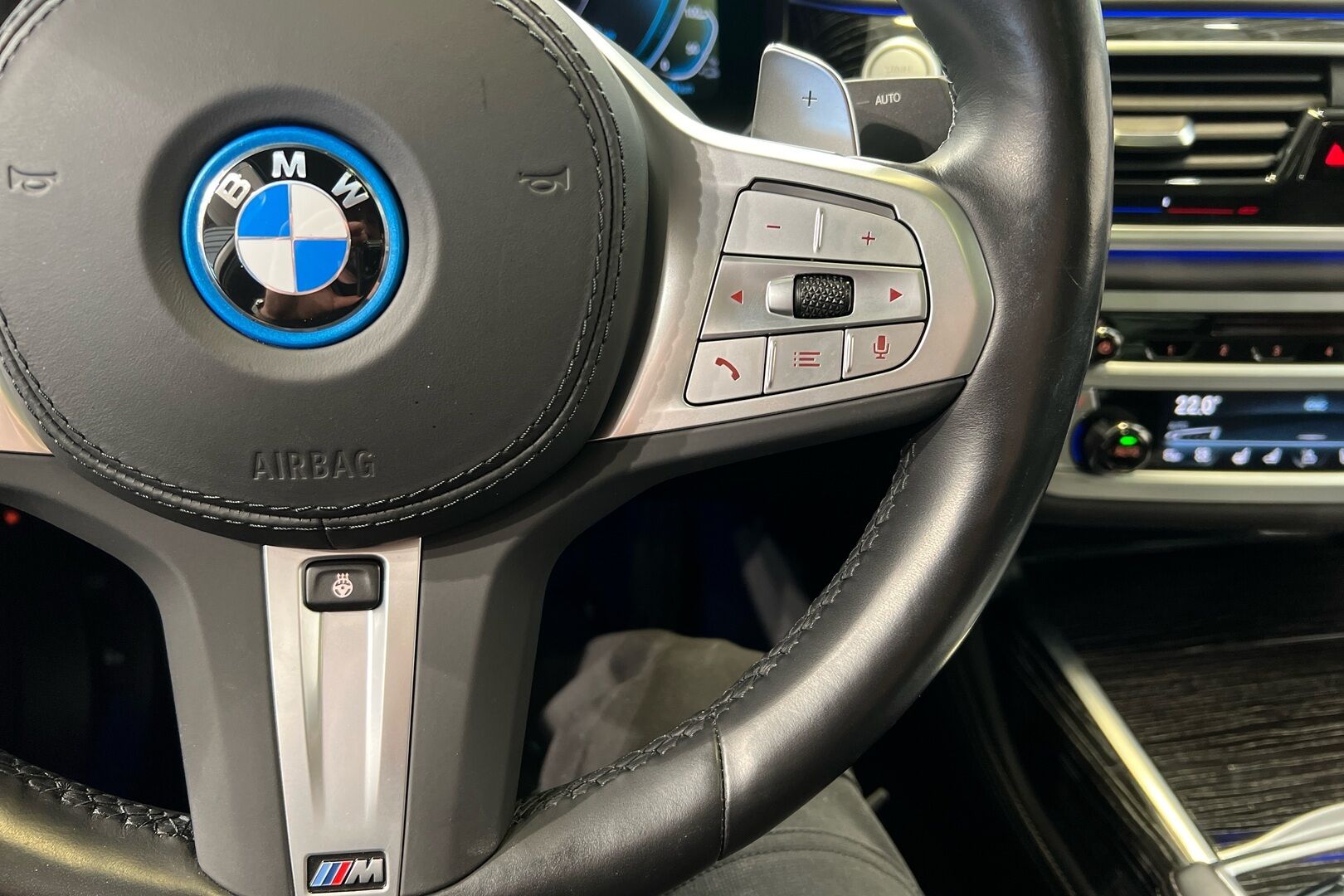 BMW 7-SARJA iso kuva 18