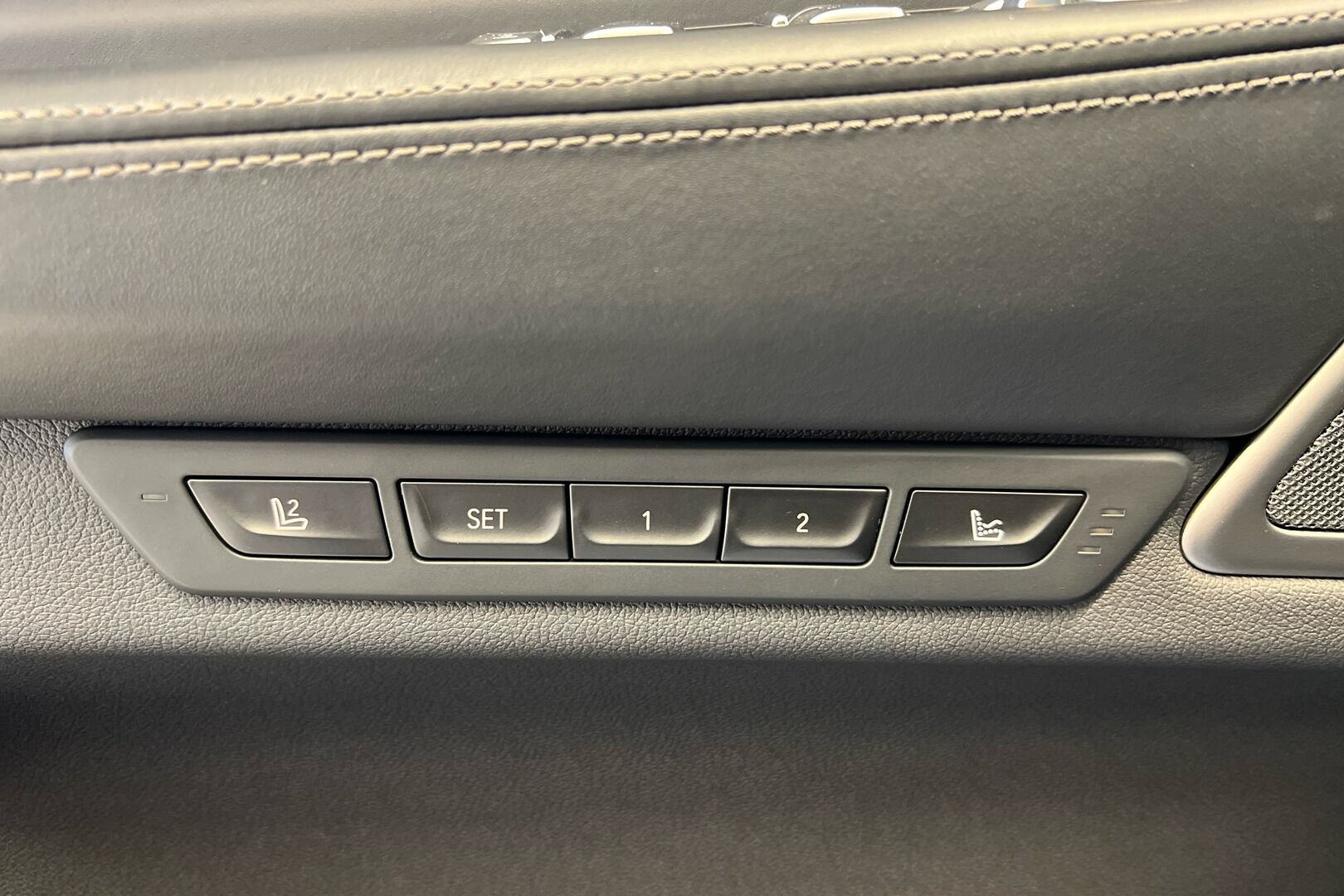 BMW 7-SARJA iso kuva 21